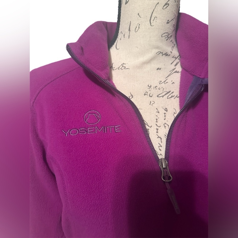 Marmot Polartec Quarter Zip Fleece.  Women’s Size Medium.  EUC. ‎ Magenta color. - Picture 3 of 7